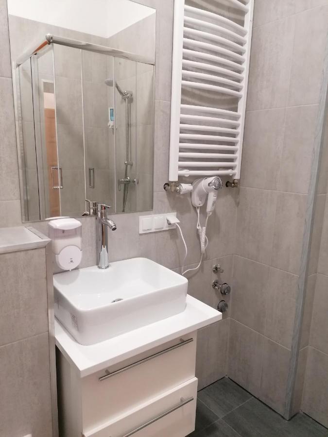 Hostel Tulip - Pokoj 7 Ze Wspolna Lazienka I Kuchnia Szczecin Kültér fotó