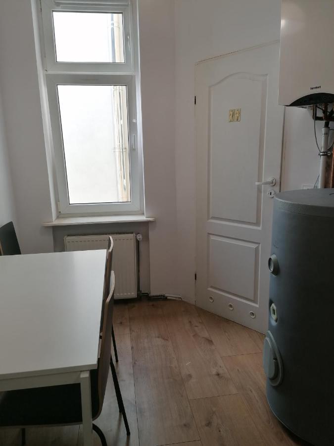 Hostel Tulip - Pokoj 7 Ze Wspolna Lazienka I Kuchnia Szczecin Kültér fotó