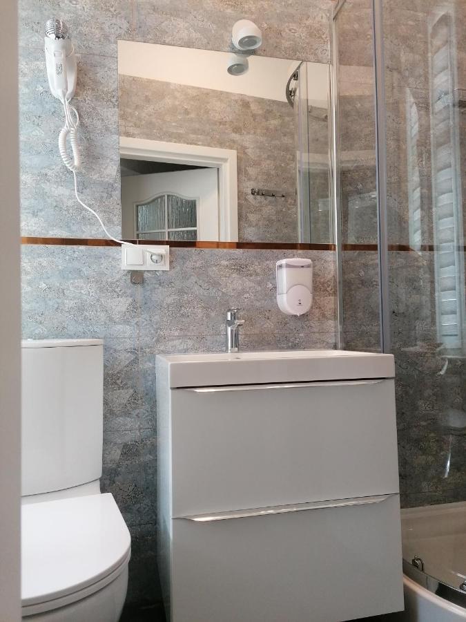 Hostel Tulip - Pokoj 7 Ze Wspolna Lazienka I Kuchnia Szczecin Kültér fotó