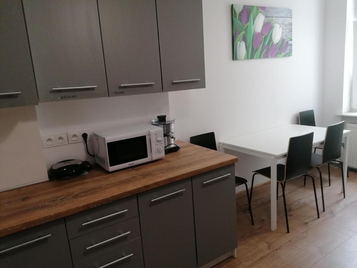 Hostel Tulip - Pokoj 7 Ze Wspolna Lazienka I Kuchnia Szczecin Kültér fotó